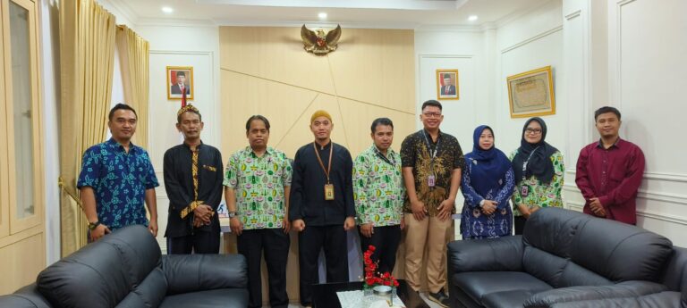 SMK Bhayangkari Jakarta Studi Banding ke MAN 1 Bogor Terkait Pengelolaan IT