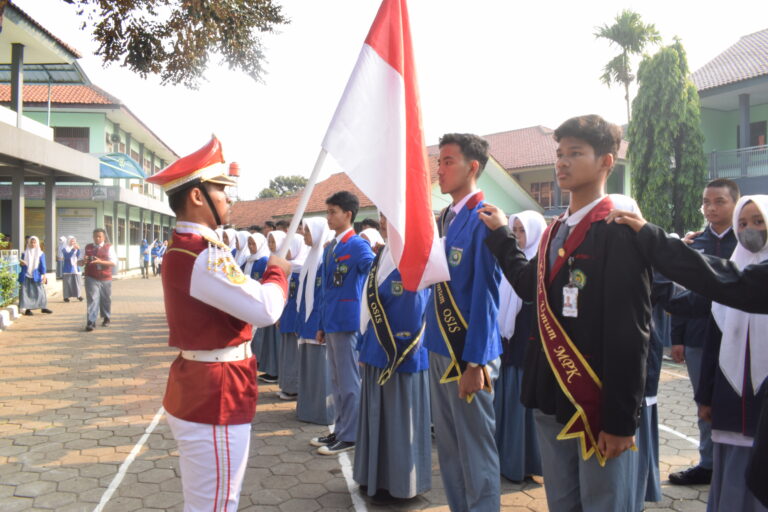 Prosesi Sertijab MPK/OSIS MAN 1 Bogor Berlangsung Khidmat dan Meriah