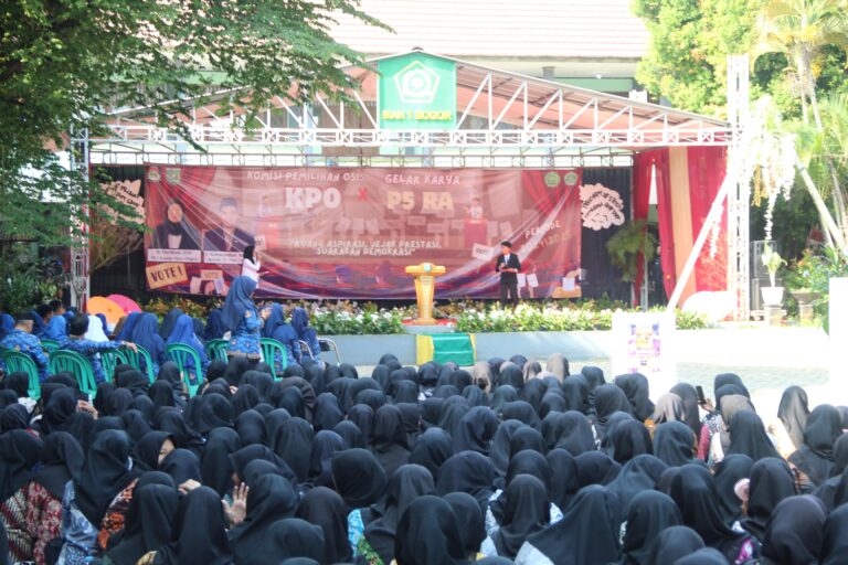 IMPLEMENTASI P5RA FASE F MELALUI PEMILU OSIS MANSABO DIAWALI ORASI KANDIDAT