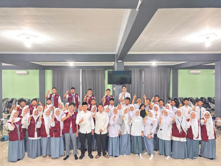 RAPAT EVALUASI JURNALISTIK, PEMBINA PELATIH KUATKAN MENTAL SETIAP DIVISI