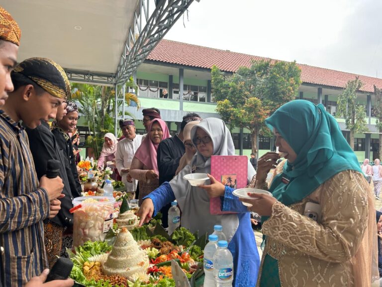 Lomba Nasi Liwet Tumpeng Warnai Peringatan Hari Santri dan Sumpah Pemuda di MAN 1 Bogor Kampus 1 Cirimekar