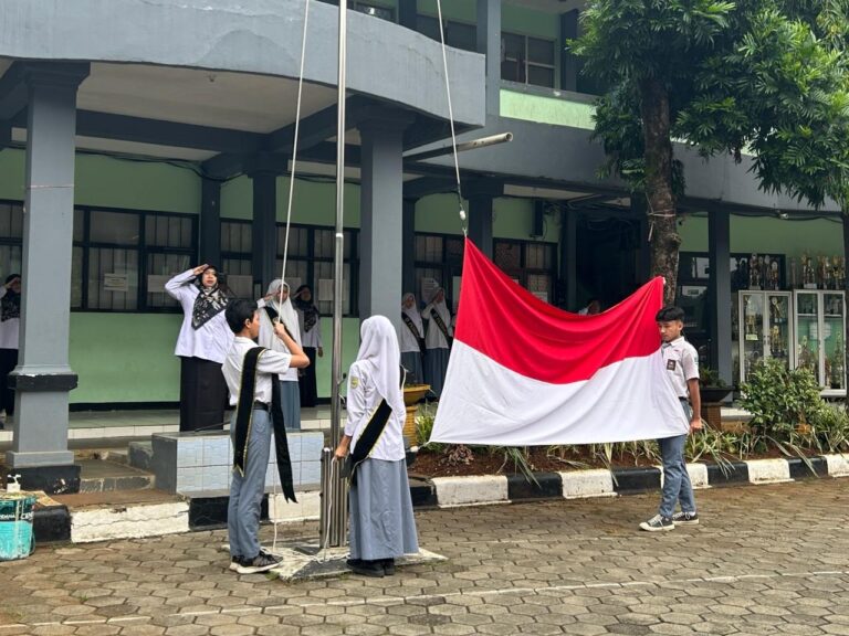 Paskibra MAN 1 Bogor Sukses Jalankan Tugas pada Upacara Bendera Awal Semester Genap 2026
