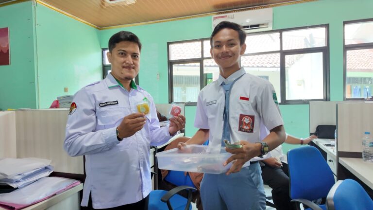Berjualan Kue di Madrasah, Siswa MAN 1 Bogor Tunjukkan Kreativitas