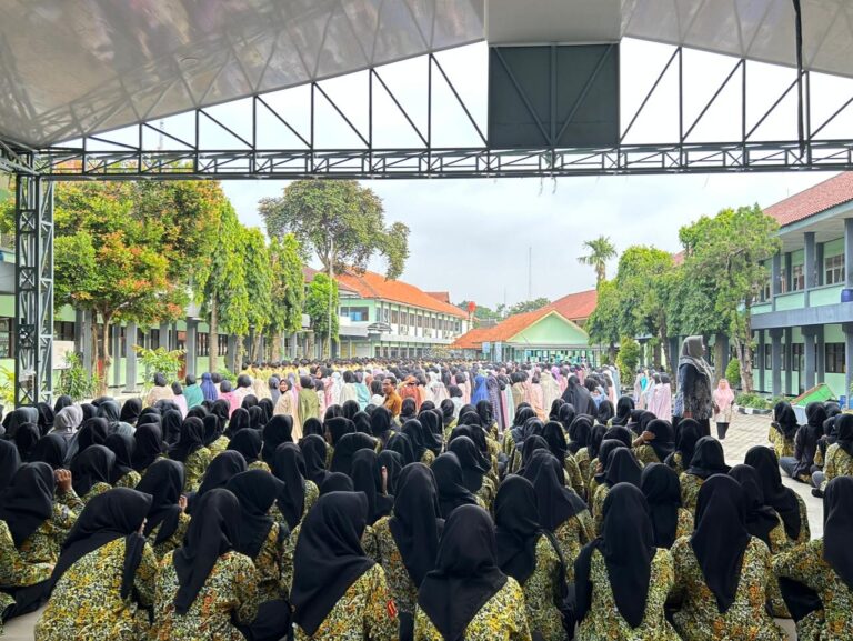 Cermin Wajah Kemenag, Pembiasaan Pagi MAN 1 Bogor Humanis